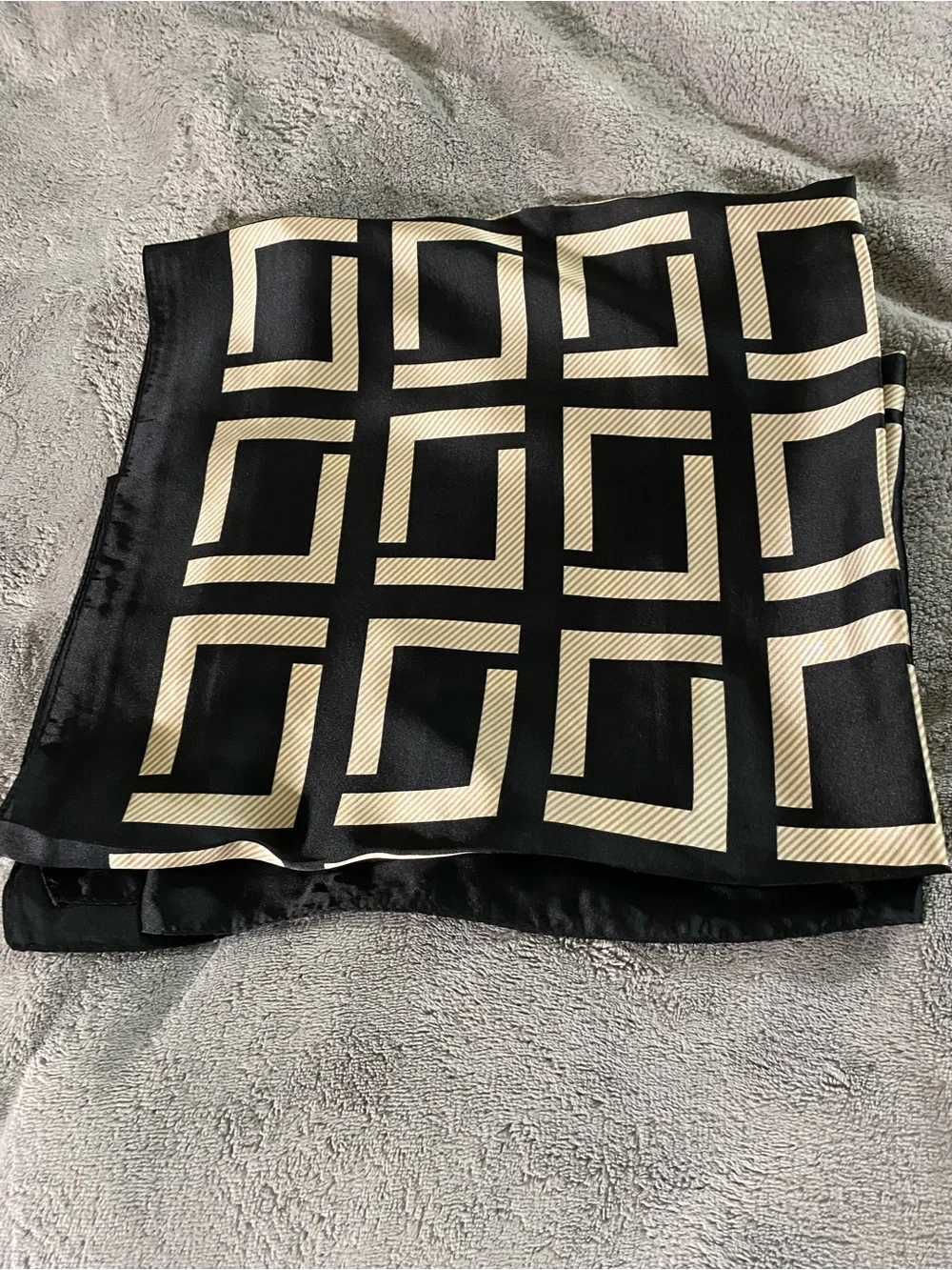 Geometric Black & Beige Pattern Scarf 🔳180x90cm